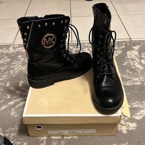 Size 8 lightly worn Michael Kors boots